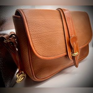 Beautiful Dooney&Bourke Rare Leather Crossbody Bag-Great Preowned Vtge Condition